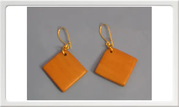 Boucle carré en poirier