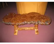 Table de salon en loupe d'orme massif